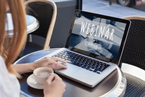&Omicron;n-line Events &kappa;&alpha;&iota; Webinars