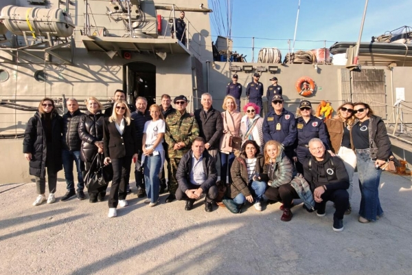 &Alpha;&nu;ά&phi;&eta; - &Alpha;&sigma;&tau;&upsilon;&pi;ά&lambda;&alpha;&iota;&alpha;:  Έ&nu;&alpha; &tau;&alpha;&xi;ί&delta;&iota; &pi;&rho;&omicron;&sigma;&phi;&omicron;&rho;ά&sigmaf; &kappa;&alpha;&iota; &omicron;&upsilon;&sigma;&iota;&alpha;&sigma;&tau;&iota;&kappa;ή&sigmaf; &sigma;&tau;ή&rho;&iota;&xi;&eta;&sigmaf; &tau;&eta;&sigmaf; &omicron;&iota;&kappa;&omicron;&gamma;έ&nu;&epsilon;&iota;&alpha;&sigmaf;